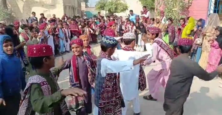 خیرپور : فيض گنج پکا چانگ کے مین پرائمری اسکول میں ثقافتی پروگرام، اساتذہ اور طلبہ کی شرکت