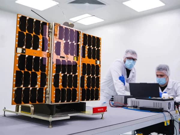 دنیا کا پہلا نجی سیٹلائٹ خلا میں لانچ